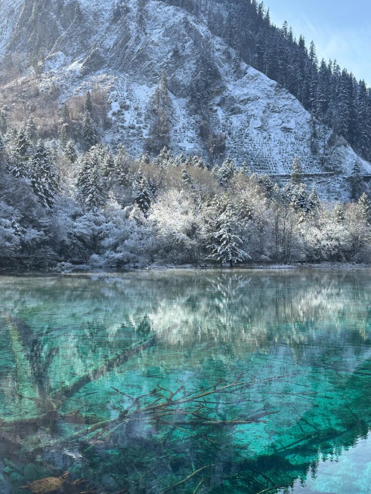 九寨沟雪景湖泊