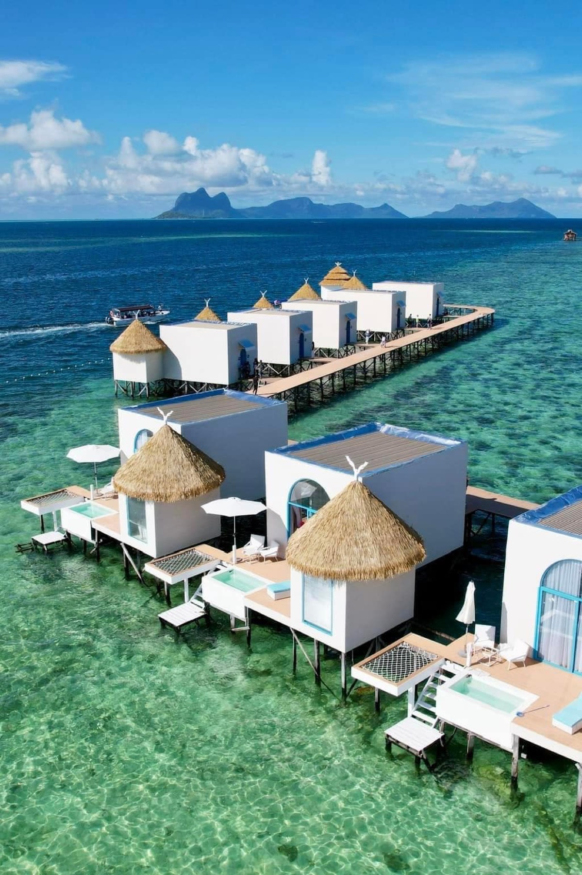 Royal Resort 水上屋